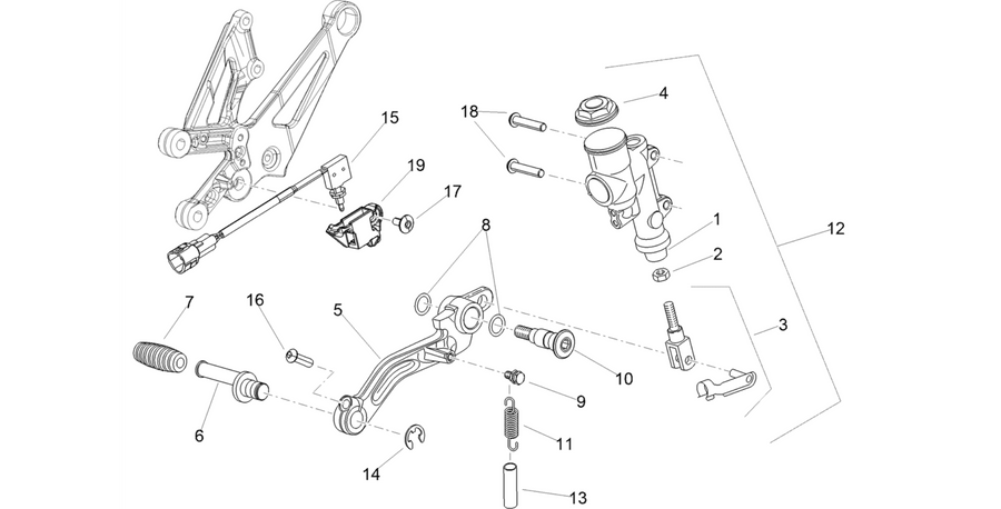 Rear master cylinder